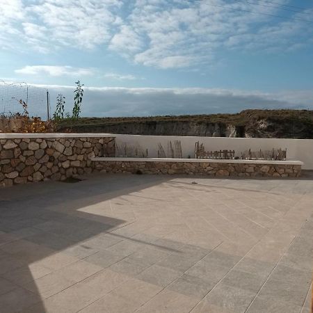 Woodstone Studios & Apartments Santorini Pyrgos Kallistis Exterior foto