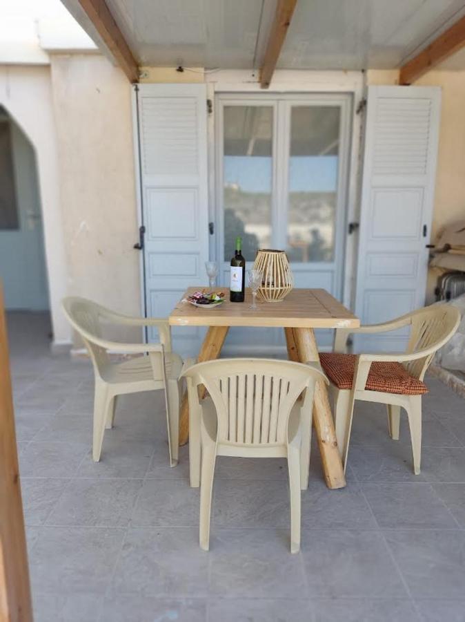 Woodstone Studios & Apartments Santorini Pyrgos Kallistis Exterior foto