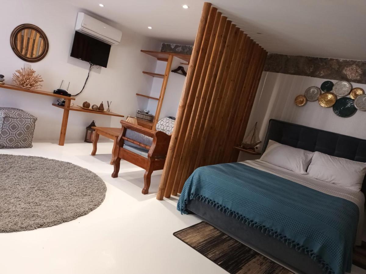 Woodstone Studios & Apartments Santorini Pyrgos Kallistis Exterior foto